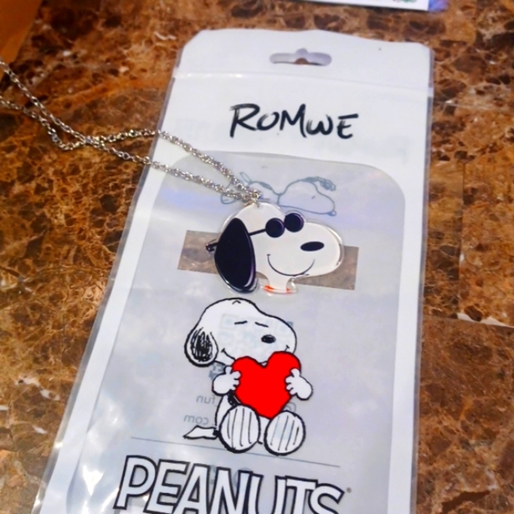 NWT Snoopy pendant necklace.